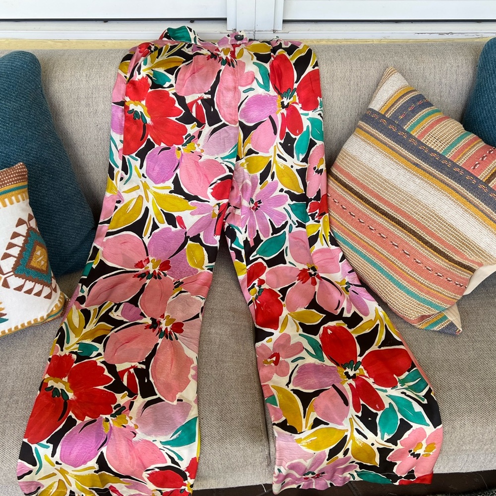 Corey Lynn Calter silk pants . XS size . Multi color. Vintage look. New w/ tag.